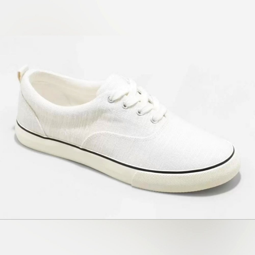 Universal Thread Women's White Molly Sneakers - size 9 W / 7.5 M